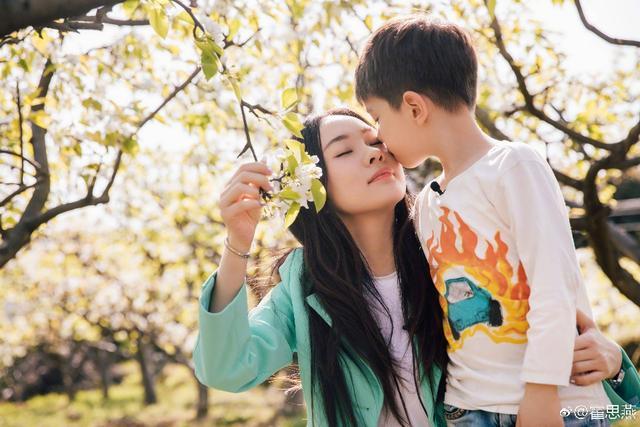 谢婷婷：情史胜过谢贤，多个男朋友无缝衔接，为何37岁未婚生女？